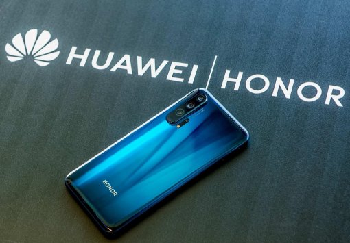 Слух: Huawei продаст бренд Honor за $15 млрд