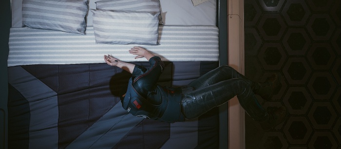 А как спать? Ви в Cyberpunk 2077 спит в очень странной позе — как это выглядит со стороны