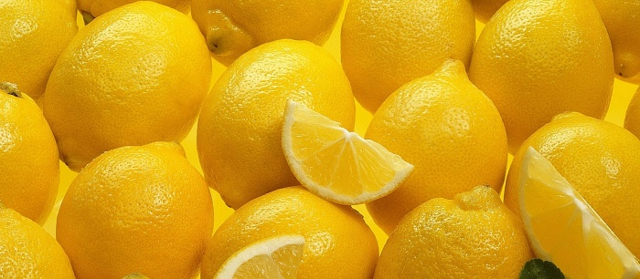 Стример пообещал съесть по лимону за каждого нового подписчика и сразу же пожалел об этом