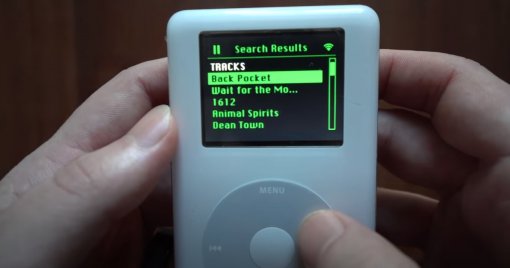 Энтузиаст добавил в iPod Classic 2004 года Wi-Fi и Bluetooth. Теперь он слушает на нем Spotify