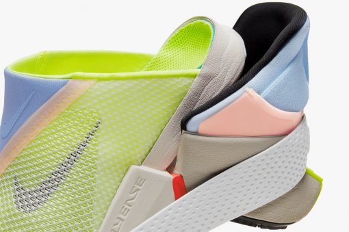 Nike представил новые кроссовки. Их можно обуть без рук